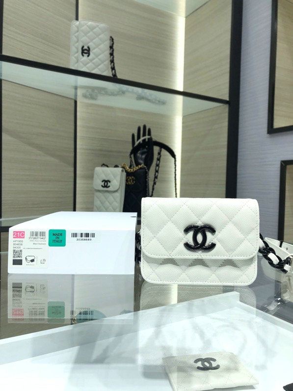 Chanel Grained Calfskin belt flap card holder white AP1955