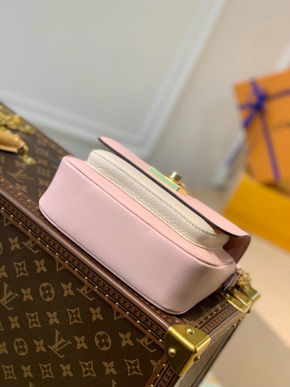 Louis Vuitton Lockme Tender Pink M58557