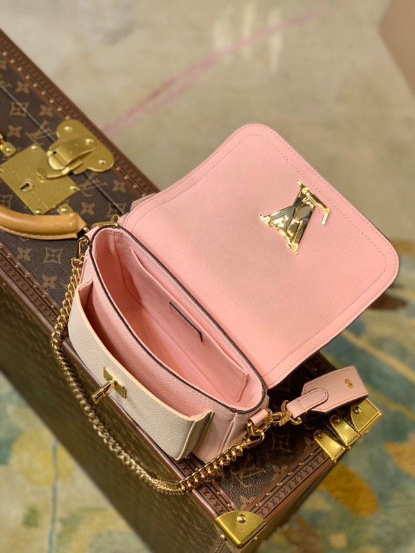 Louis Vuitton Lockme Tender Pink M58557