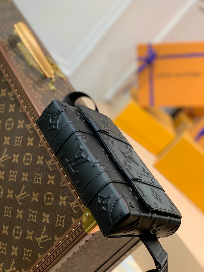 Louis Vuitton Trunk Slingbag Black M57952