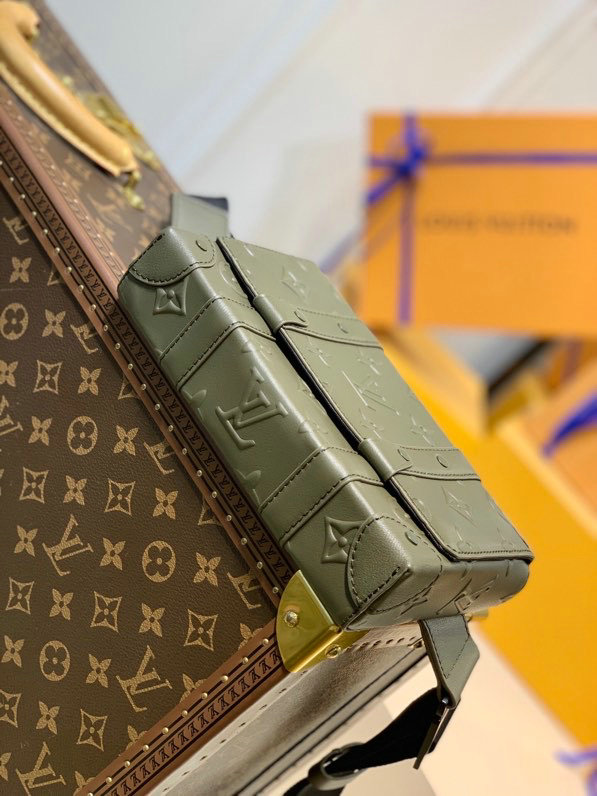 Louis Vuitton Trunk Slingbag Green M57952