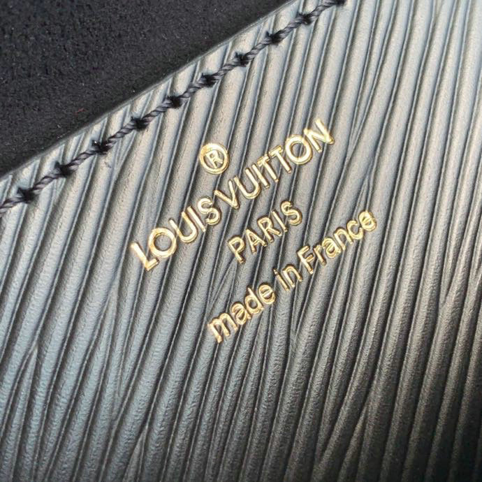 Louis Vuitton Epi Leather Twist MM M58715