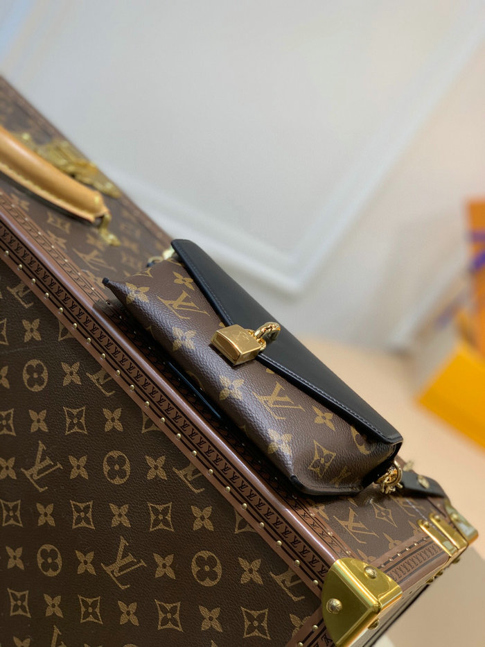 Louis Vuitton Padlock on strap M80559