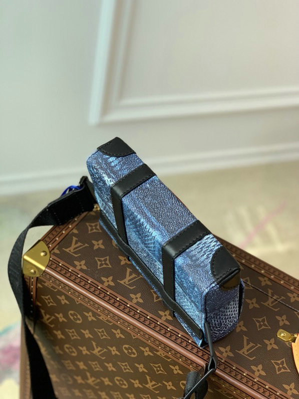 Louis Vuitton Trunk Slingbag Blue N50061