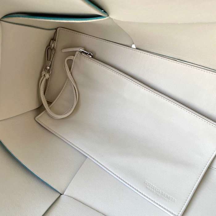 Bottega Veneta Arco Maxi Intrecciato Tote Bag B6091752