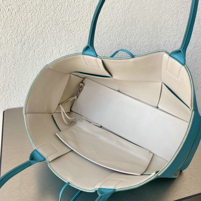 Bottega Veneta Arco Maxi Intrecciato Tote Bag B6091752