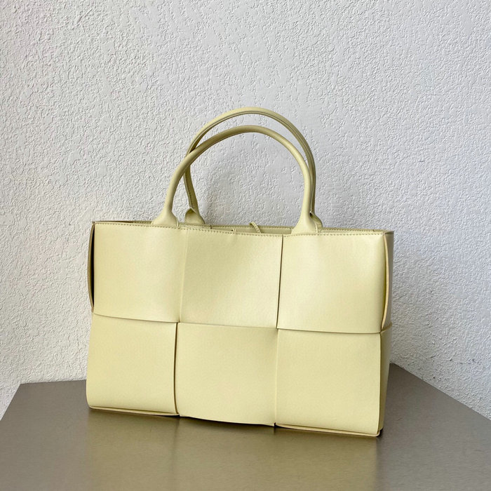 Bottega Veneta Arco Maxi Intrecciato Tote Bag B6091754