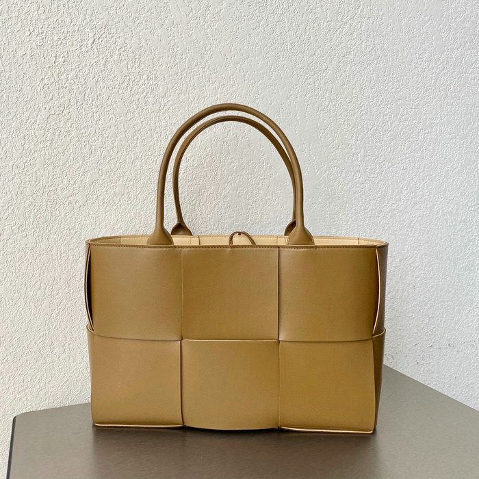 Bottega Veneta Arco Maxi Intrecciato Tote Bag B6091755