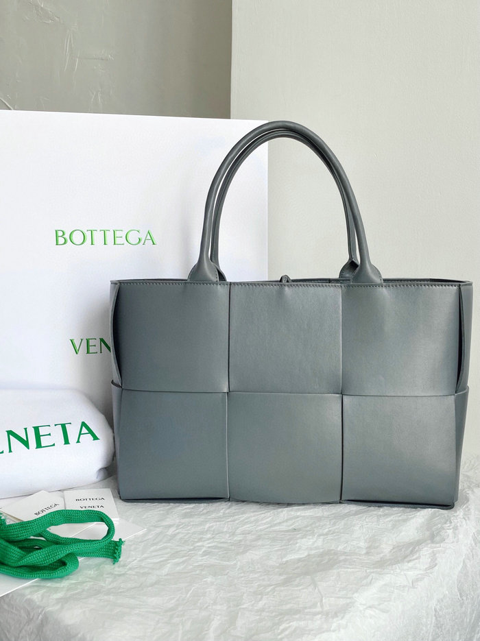 Bottega Veneta Arco Maxi Intrecciato Tote Bag B6091756