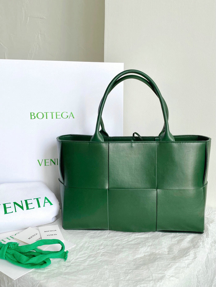 Bottega Veneta Arco Maxi Intrecciato Tote Bag B6091757