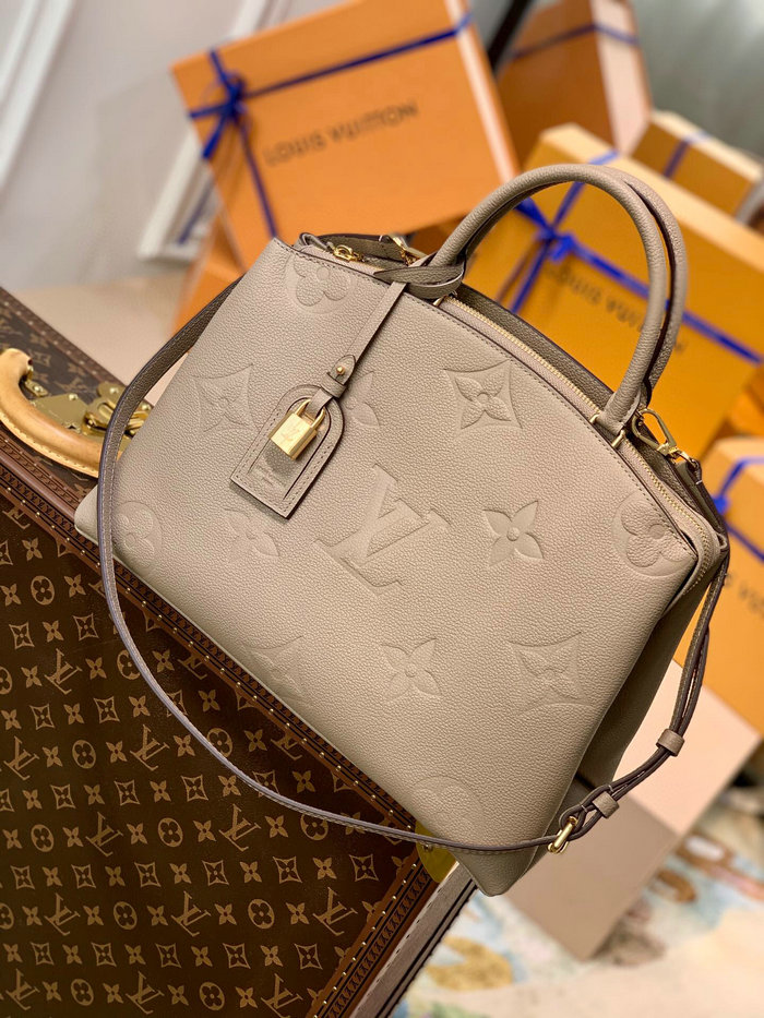 Louis Vuitton Grand Palais M45833