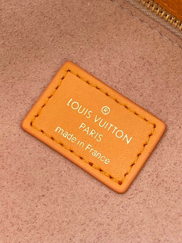 Louis Vuitton ON MY SIDE PM Orange M57730