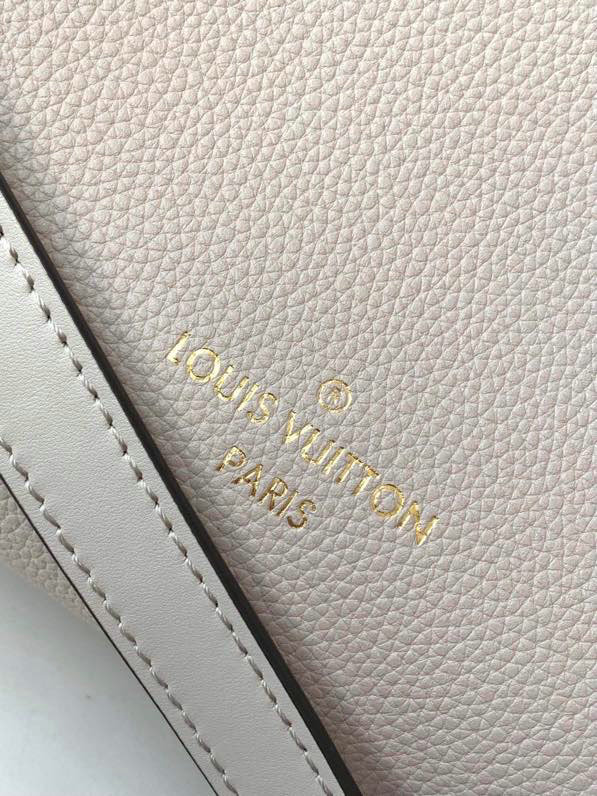 Louis Vuitton On My Side Grey M53823