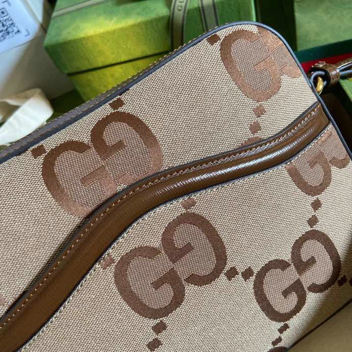 Gucci Messenger bag with jumbo GG 675891