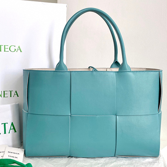 Bottega Veneta Arco Maxi Intrecciato Tote Bag Blue B03161
