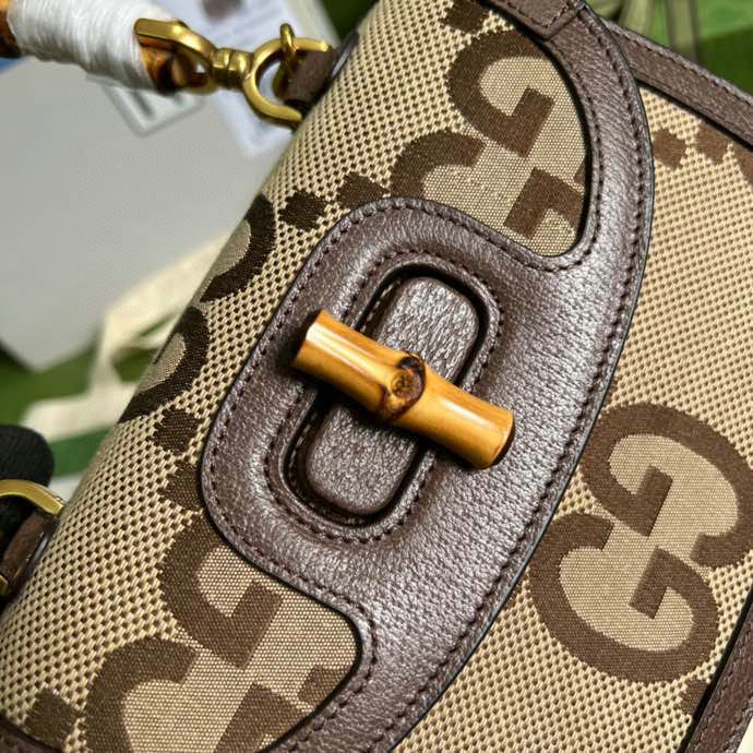 Gucci Small top handle bag with jumbo GG 675797