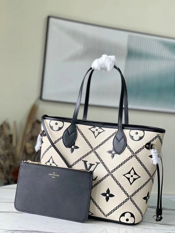 Louis Vuitton Neverfull MM Cream M46039