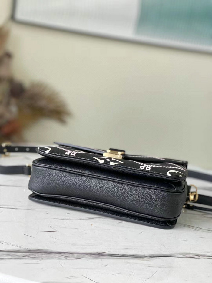 Louis Vuitton Pochette Metis Black M46018