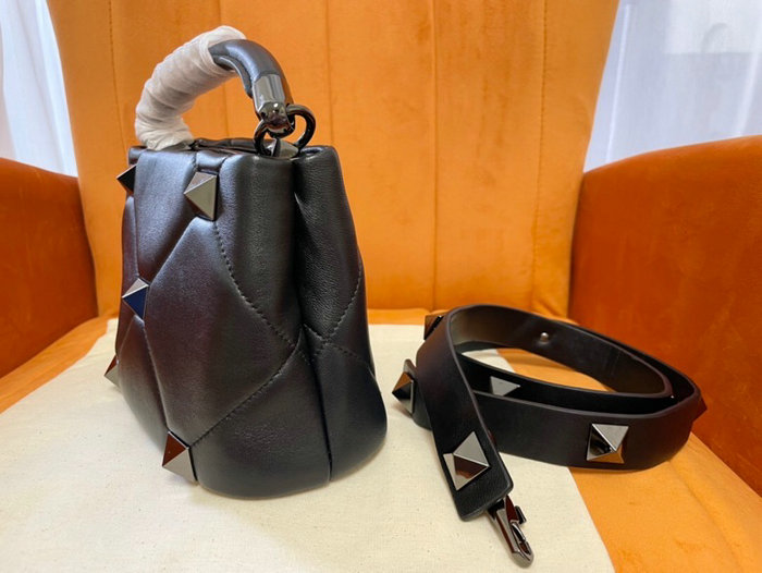 Valentino Garavani Roman Stud Leather Shoulder Bag Black V0199