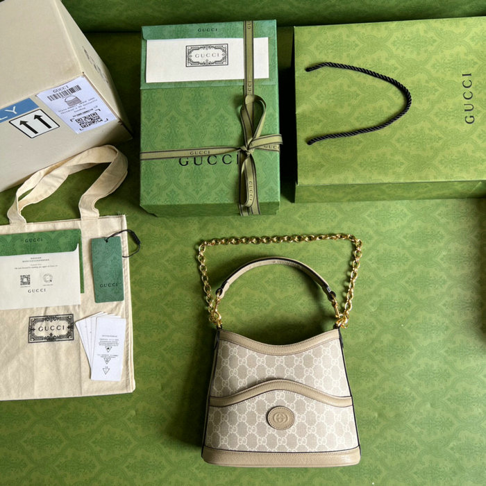 Gucci Large shoulder bag with Interlocking G 696011
