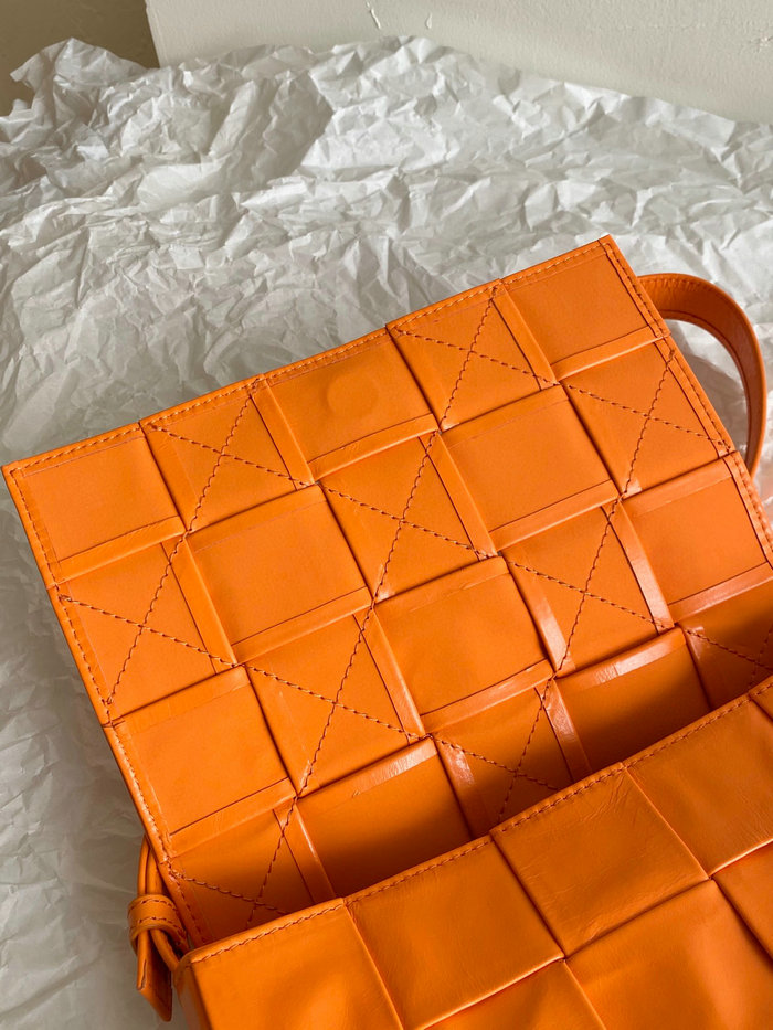 Bottega Veneta Cassette intreccio leather bag Orange B6672981
