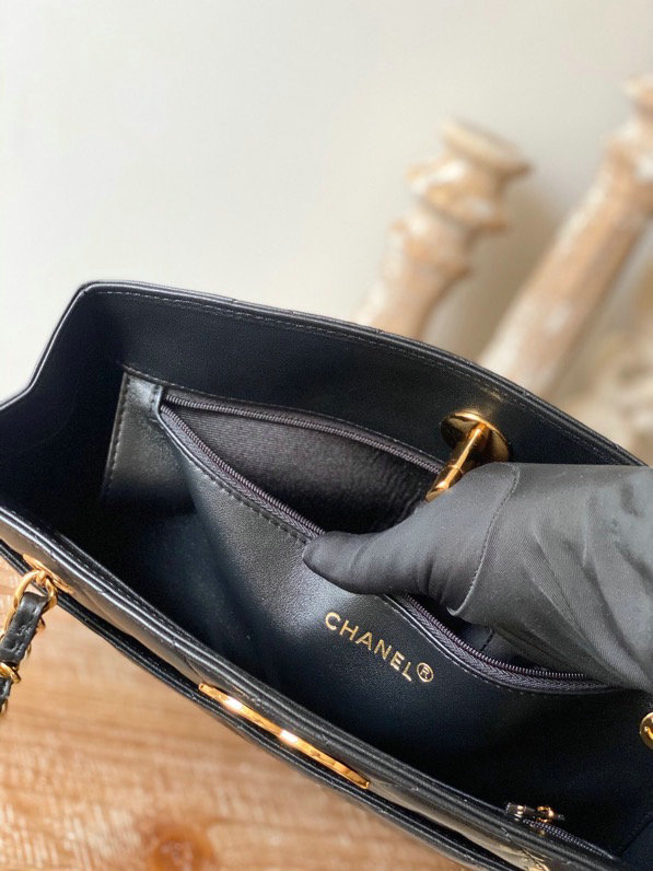 Chanel Lambskin Shoulder Bag Black A99