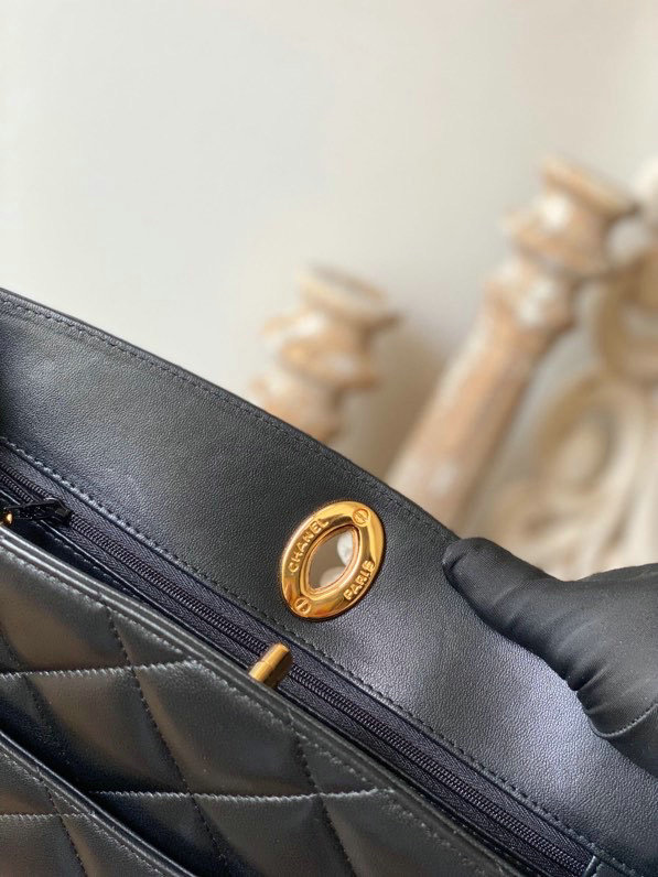 Chanel Lambskin Shoulder Bag Black A99