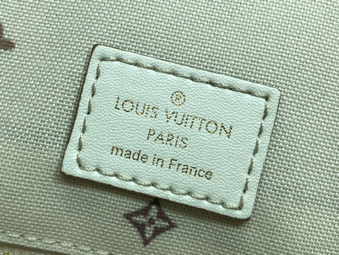 Louis Vuitton ONTHEGO MM Beige M20510
