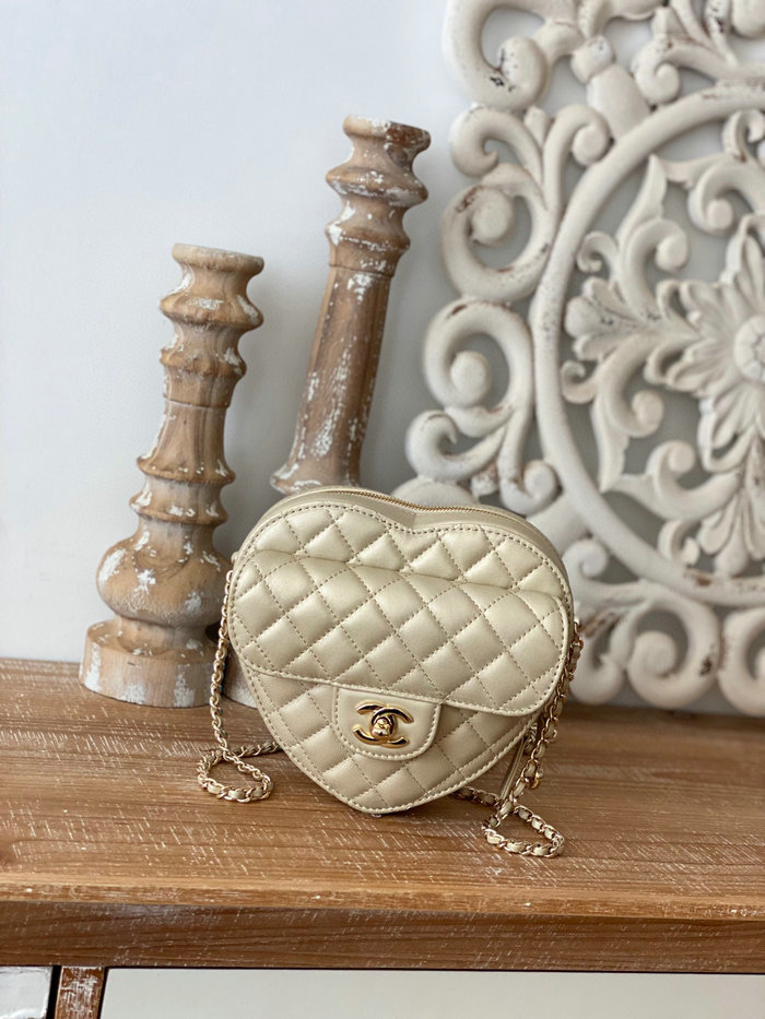 Chanel Lambskin Heart Bag Gold AS3191