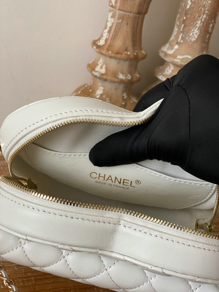 Chanel Lambskin Heart Bag White AS3191