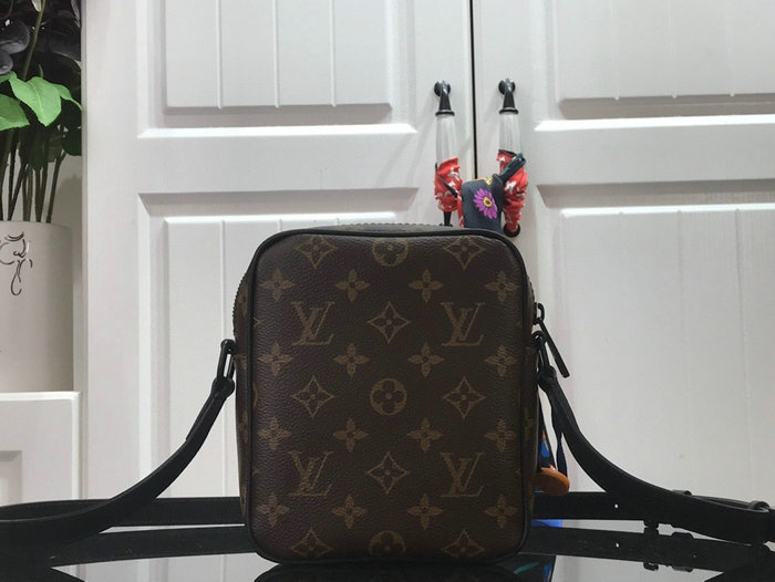 Louis Vuitton CHRISTOPHER WEARABLE WALLET M69404