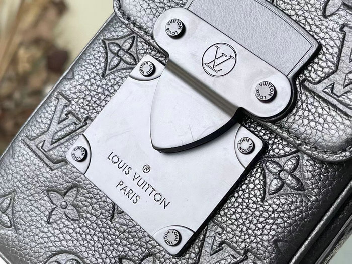 Louis Vuitton Monogram Empreinte S-lock Vertical Wearable Wallet M81524