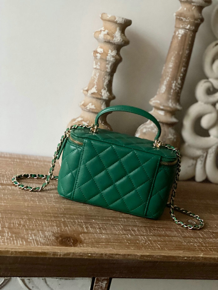 Chanel Lambskin Case Bag Green A81211