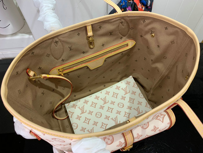 Louis Vuitton NEVERFULL MM Beige M20921