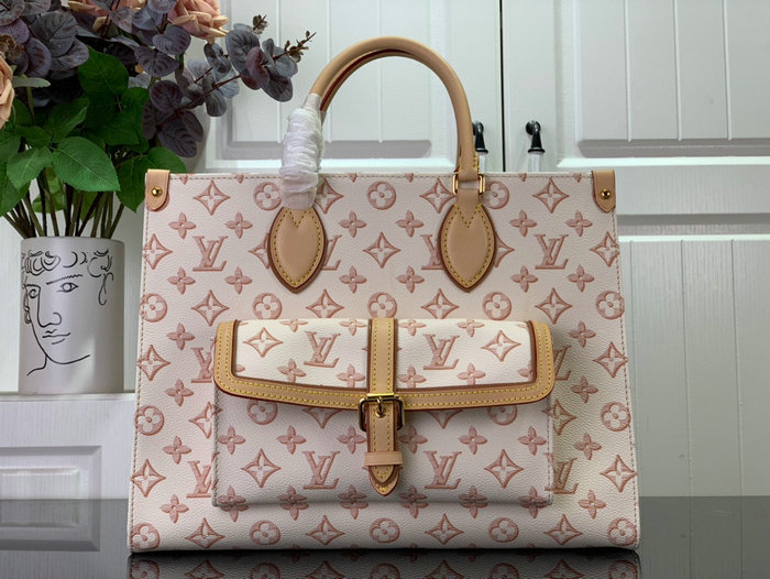 Louis Vuitton ONTHEGO MM Beige M46154