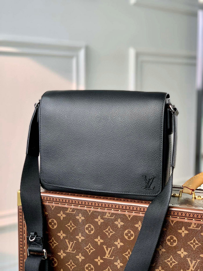 Louis Vuitton DISTRICT PM Black M30861