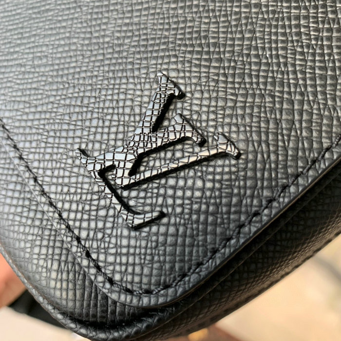 Louis Vuitton DISTRICT PM Black M30861