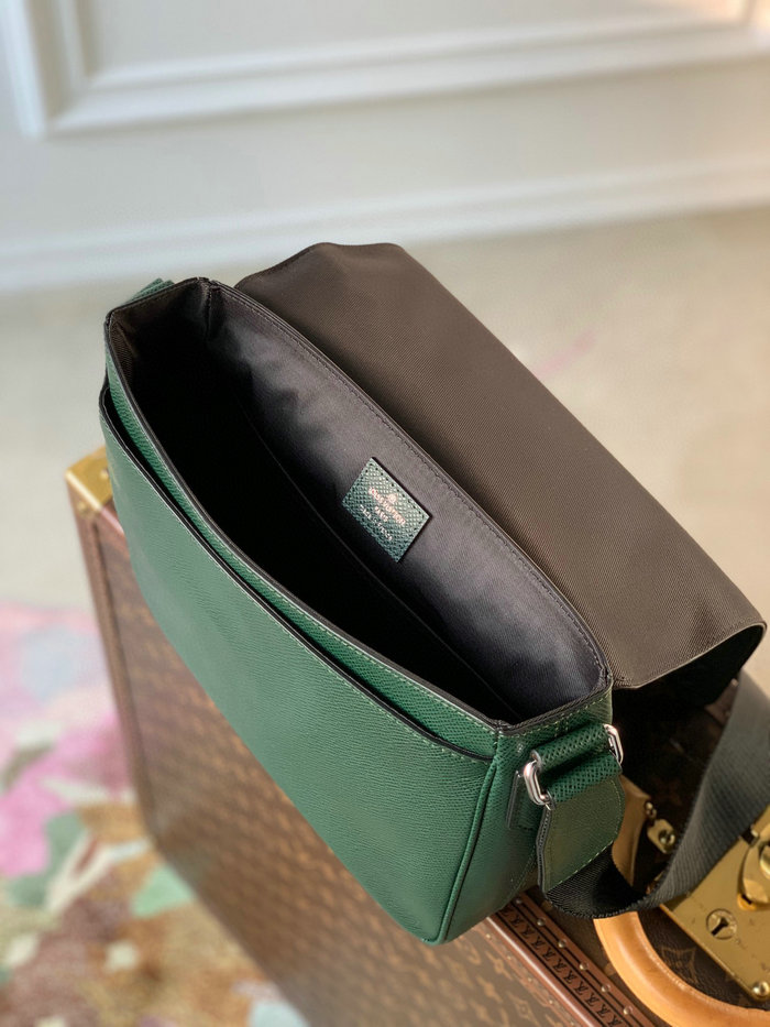 Louis Vuitton DISTRICT PM Green M30861