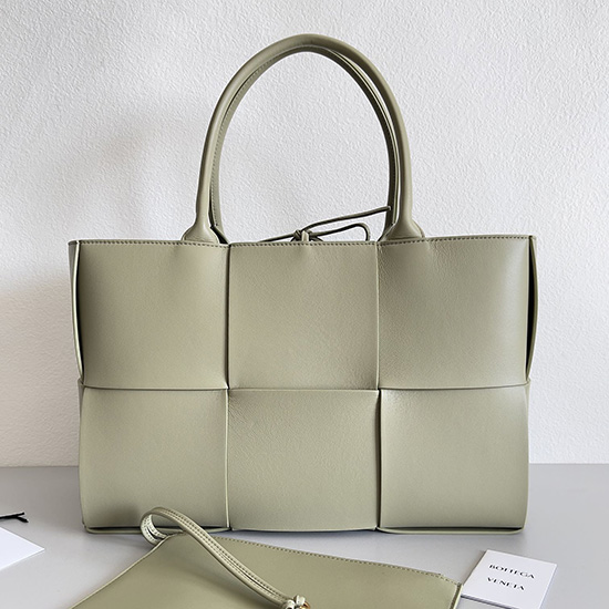 Bottega Veneta Medium Arco Tote Bag Green B03161