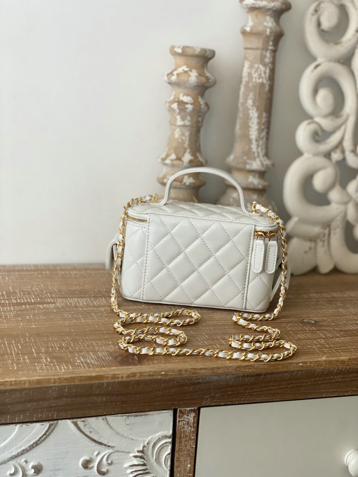 Chanel Mini Leather Shoulder Bag White AP81231