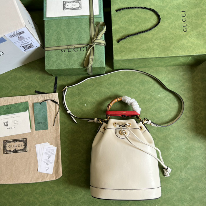 Gucci Diana Small Bucket Bag White 724652