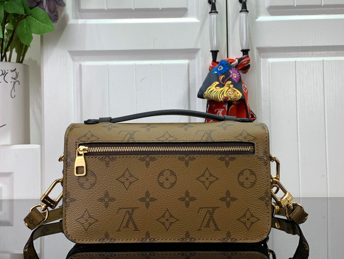 Louis Vuitton Pochette Metis East West M46279