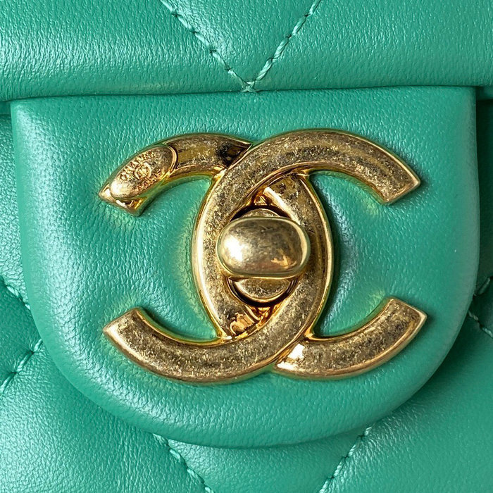 Chanel Lambskin Mini Shoulder Bag Green AS3748