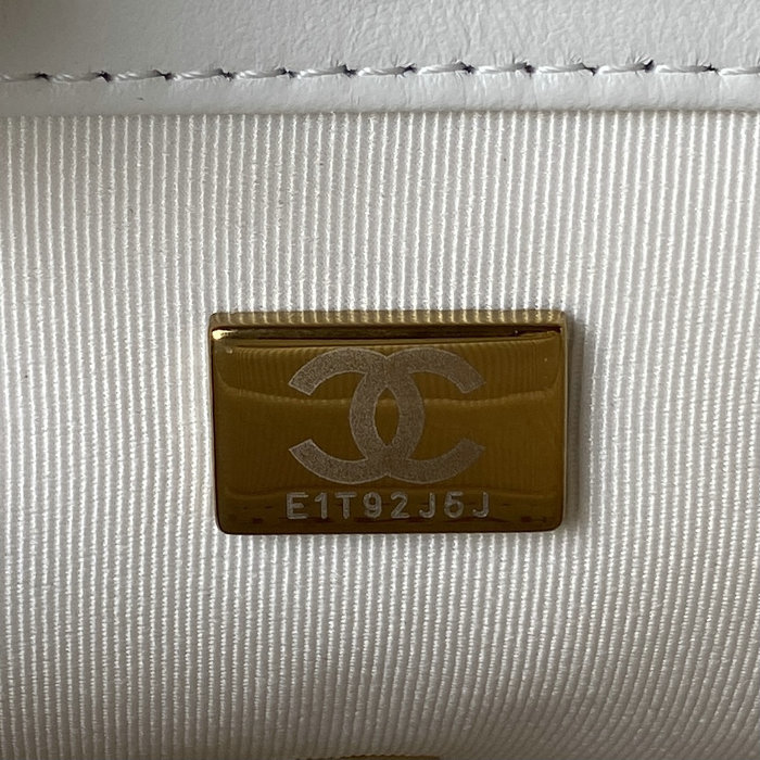 Chanel Lambskin Mini Shoulder Bag White AS3748
