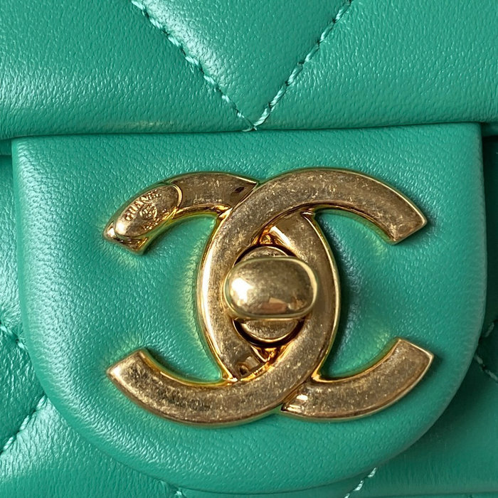 Chanel Lambskin Small Shoulder Bag Green AS3749