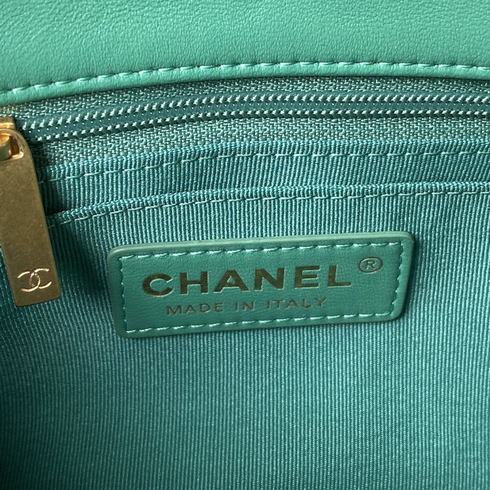 Chanel Lambskin Small Shoulder Bag Green AS3749