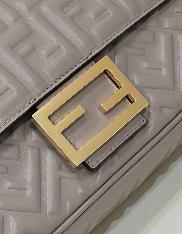 Fendi Baguette Chain Midi Bag Grey F8533