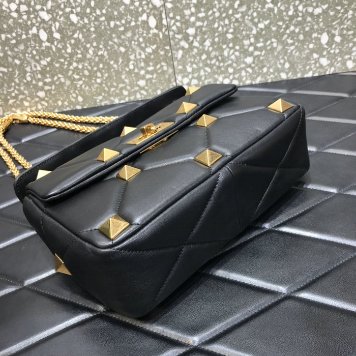 Valentino Medium Roman Stud The Shoulder Bag Black VM1189