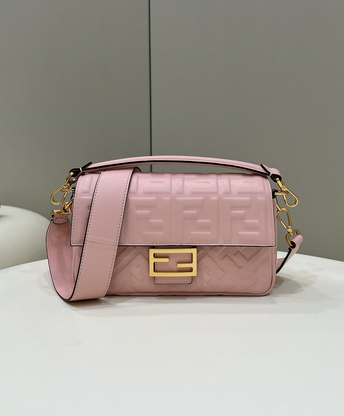 Fendi Baguette Medium Leather Bag Pink F0135