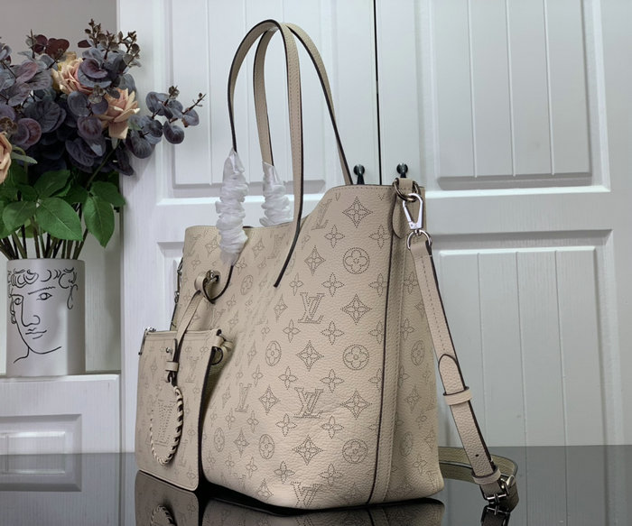 Louis Vuitton Blossom MM Cream M21852